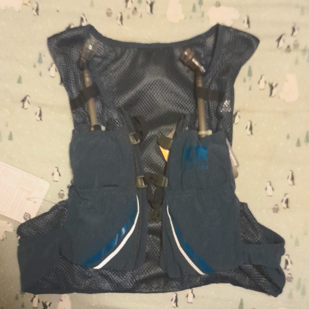 Nathan 2.5 L hydration vest